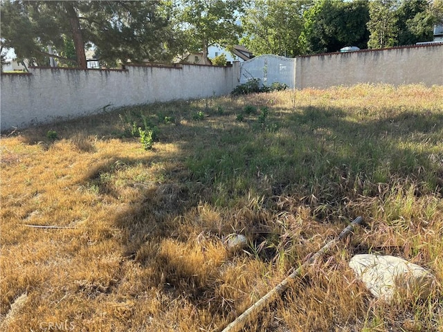 7950 Gardenia, Rancho Cucamonga, CA 91701 - view of yard