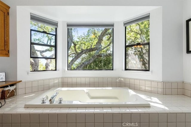 12355 Santa Ana Rd, Atascadero, CA 93422 - bathroom with a bath
