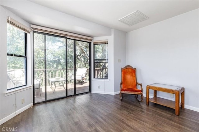 12355 Santa Ana Rd, Atascadero, CA 93422 - living area featuring wood finished floors and baseboards