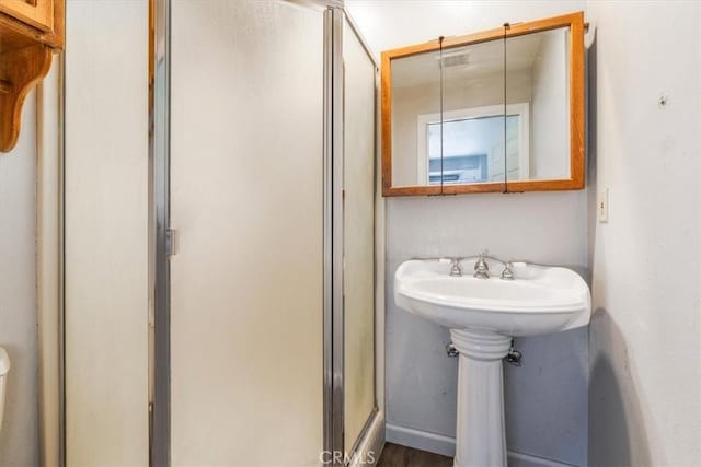 12355 Santa Ana Rd, Atascadero, CA 93422 - bathroom featuring a stall shower