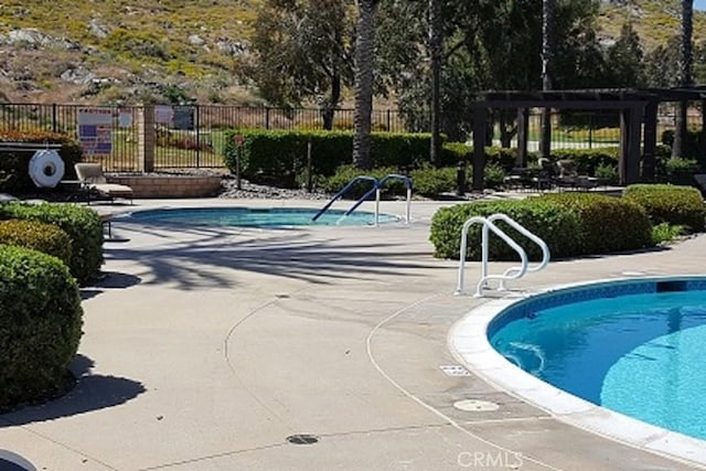 211 Furyk Way, Hemet, CA 92545 - community pool with a patio