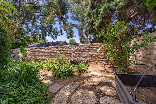 19043 Citronia St, Northridge, CA 91324 - view of yard