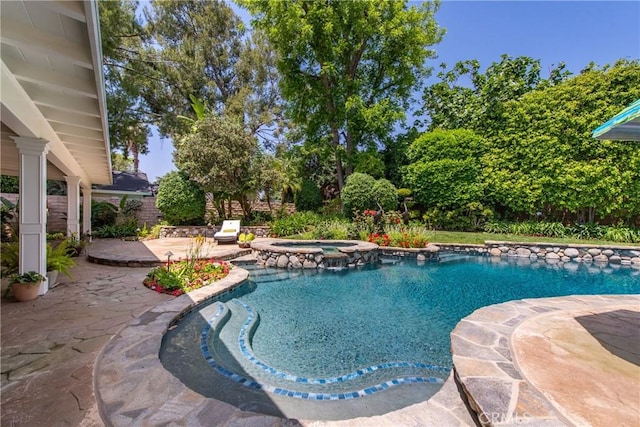 19043 Citronia St, Northridge, CA 91324 - view of swimming pool featuring a patio area and a pool with connected hot tub