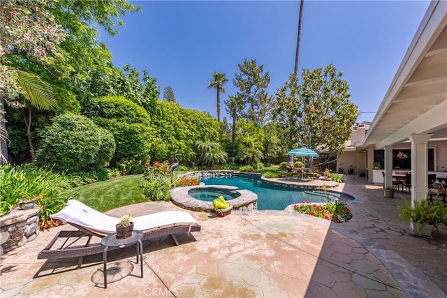 19043 Citronia St, Northridge, CA 91324 - view of swimming pool featuring a patio and a pool with connected hot tub