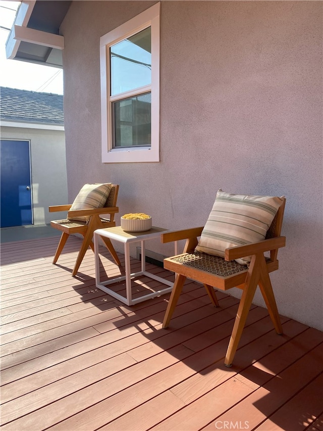 3222 E 10th St, Long Beach, CA 90804 - view of wooden terrace