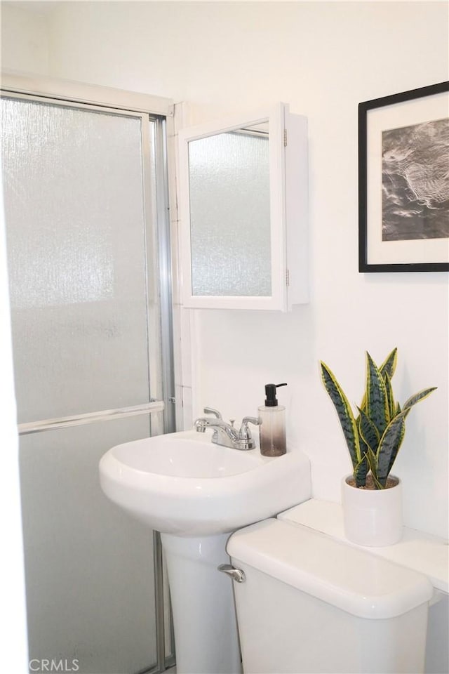 3222 E 10th St, Long Beach, CA 90804 - bathroom featuring toilet