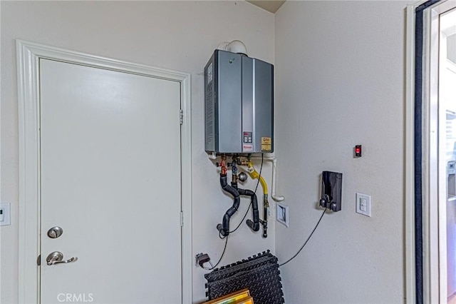 24207 Via Perla, Valencia, CA 91354 - utility room with water heater