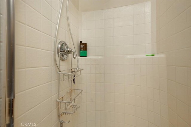 11017 Tipperary Dr, Bakersfield, CA 93311 - bathroom view of tub / shower combination