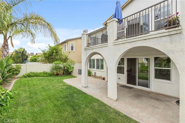 45976 Camino Rubi, Temecula, CA 92592 - view of yard featuring a balcony and a patio