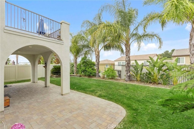45976 Camino Rubi, Temecula, CA 92592 - view of yard featuring a balcony and a patio area
