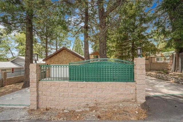 1954 Nob Hill Dr, Running Springs, CA 92382 - view of gate