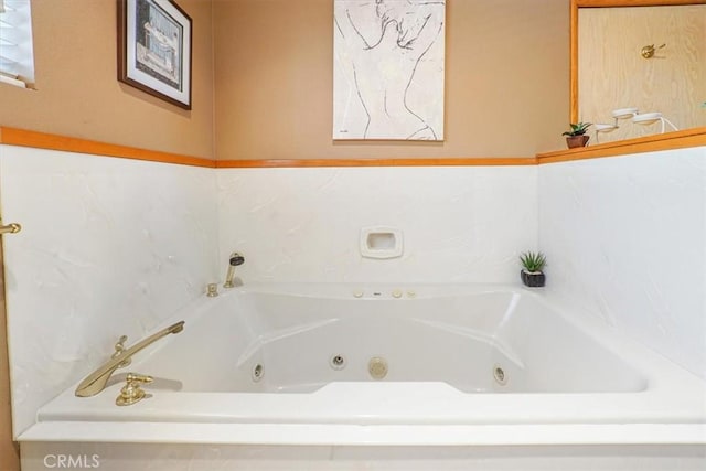 1954 Nob Hill Dr, Running Springs, CA 92382 - bathroom featuring a jetted tub