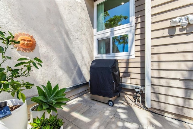 18743 Club Ln, Huntington Beach, CA 92648 - view of patio with area for grilling
