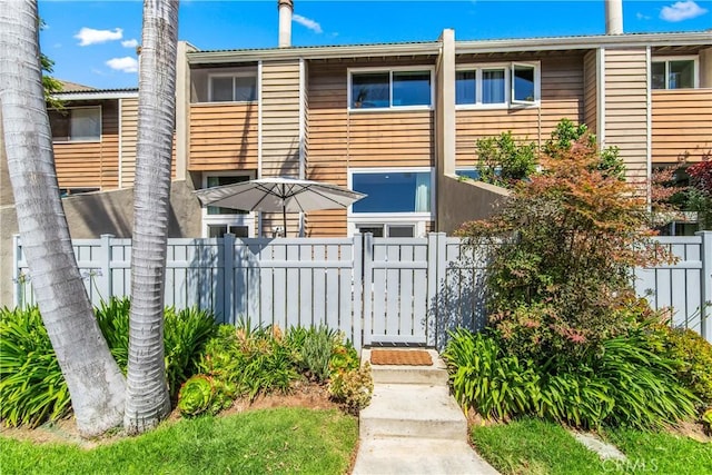 18743 Club Ln, Huntington Beach, CA 92648 - view of multi unit property