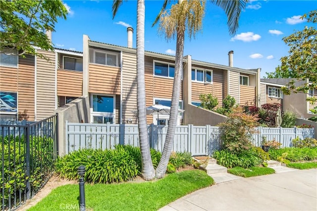 18743 Club Ln, Huntington Beach, CA 92648 - view of front of house