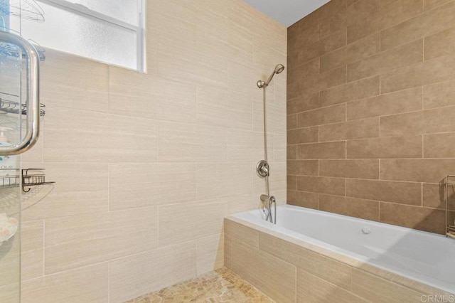 5441 Pennsylvania Ln, La Mesa, CA 91942 - full bathroom with tiled shower / bath