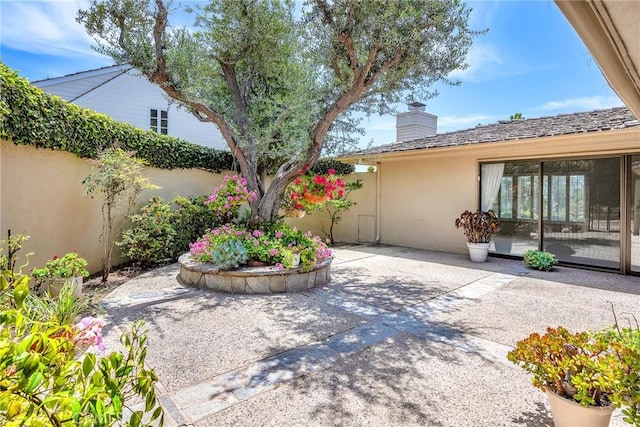 2208 Thorley Pl, Palos Verdes Estates, CA 90274 - view of yard featuring a patio area