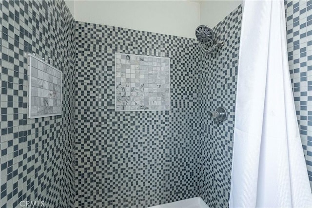 4408 Walnut Ave, Simi Valley, CA 93063 - detailed view of a stall shower