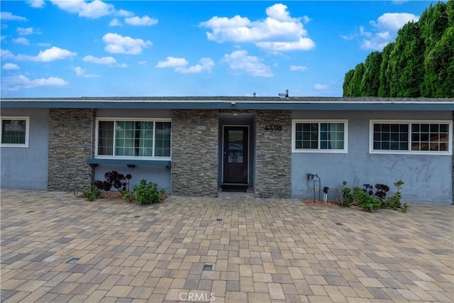 4408 Walnut Ave, Simi Valley, CA 93063 - view of front of property featuring stucco siding and stone siding