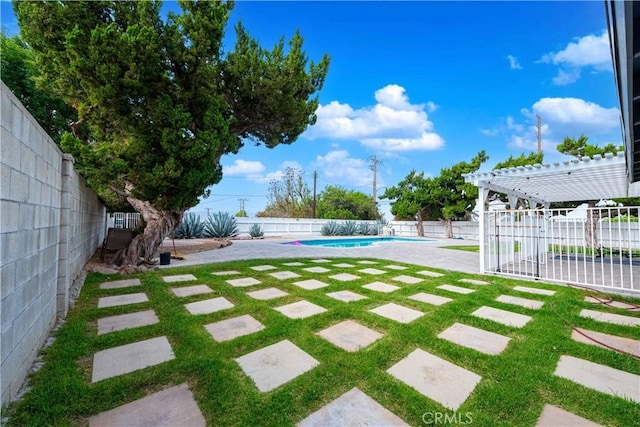 4408 Walnut Ave, Simi Valley, CA 93063 - view of yard featuring a pergola