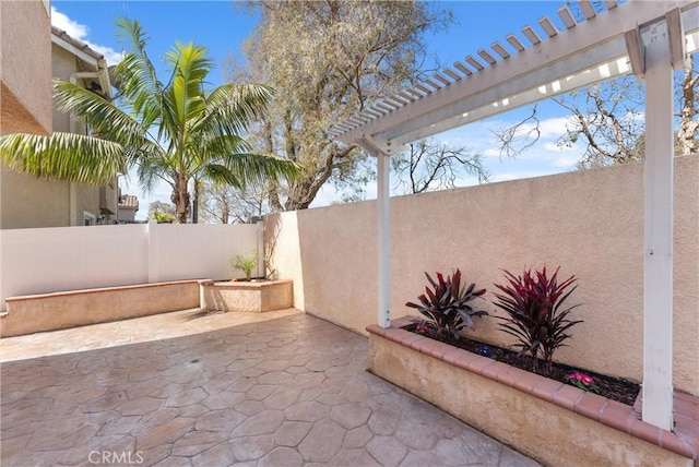 7 Monticello Ln, Rancho Santa Margarita, CA 92688 - fenced backyard featuring a patio area and a pergola