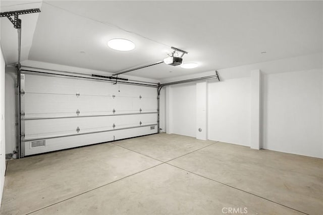 957 Everett St, Los Angeles, CA 90026 - garage featuring a garage door opener
