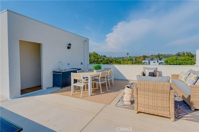 712 N Chestnut Ave, Los Angeles, CA 90042 - view of patio with outdoor dining space