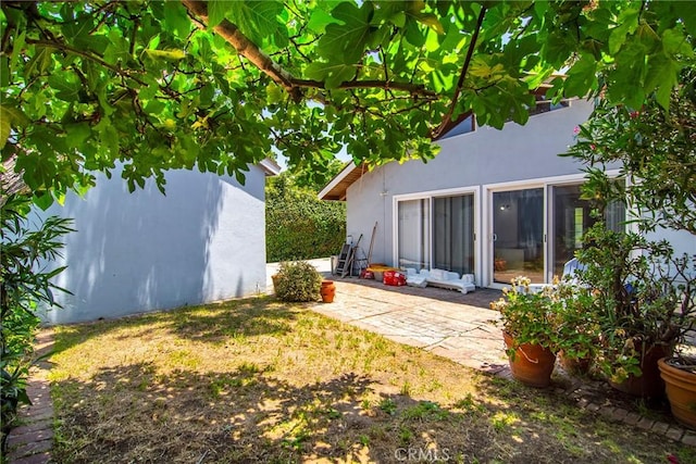 5655 Wish Ave, Encino, CA 91316 - view of yard with a patio area