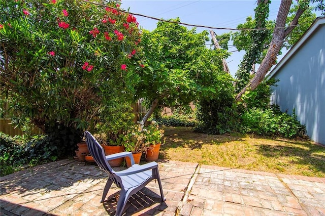 5655 Wish Ave, Encino, CA 91316 - view of patio