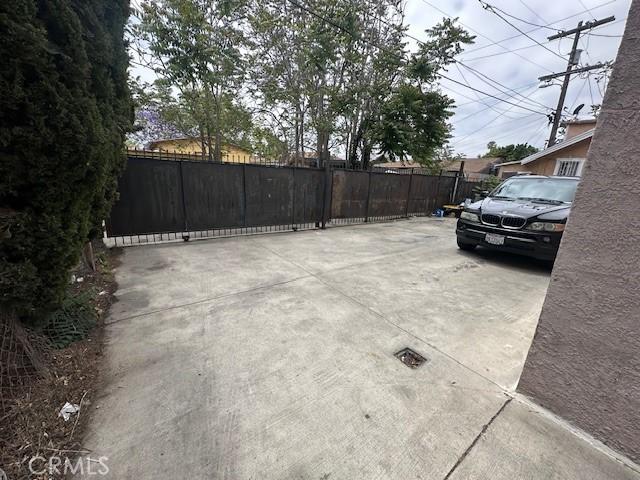 536 W Century Blvd, Los Angeles, CA 90044 - view of car parking