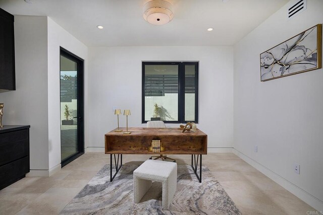537 N Granados Ave, Solana Beach, CA 92075 - office with recessed lighting and baseboards