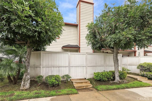 25520 Dodge Ave Unit A, Harbor City, CA 90710 - view of patio / terrace