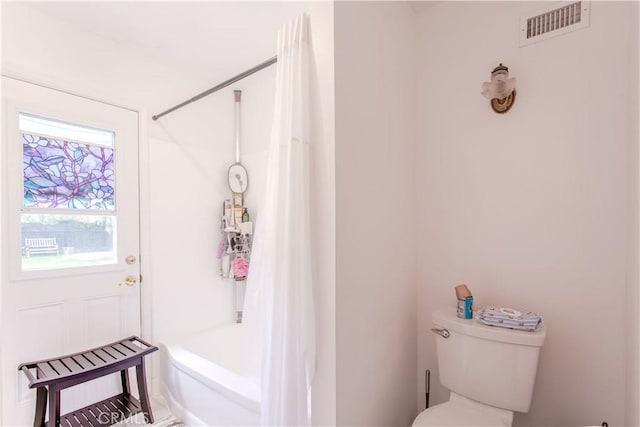 2546 Northmoor Dr, Corona, CA 92882 - bathroom with toilet and shower / bath combo with shower curtain