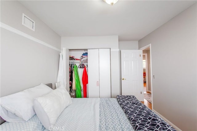 2546 Northmoor Dr, Corona, CA 92882 - bedroom featuring a closet and baseboards