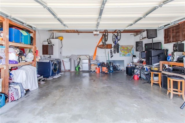 2546 Northmoor Dr, Corona, CA 92882 - garage with washer and clothes dryer and a garage door opener