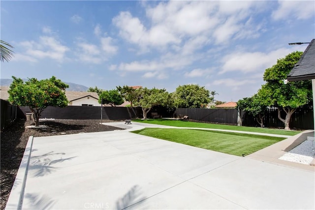 2546 Northmoor Dr, Corona, CA 92882 - view of patio / terrace