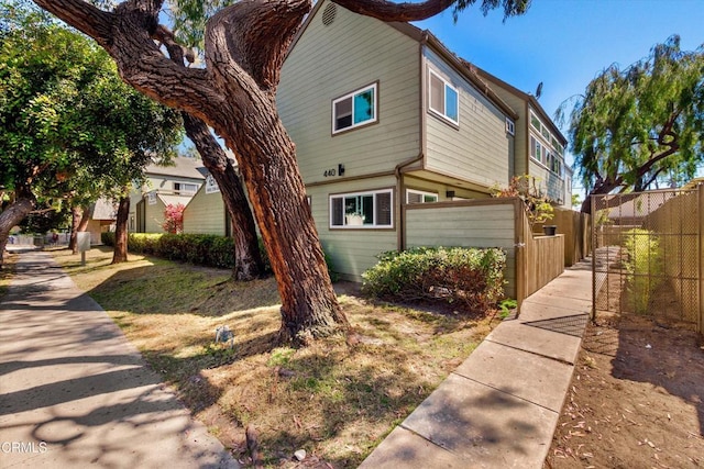 430440 W Linden Dr, Oxnard, CA 93033 - photo 1