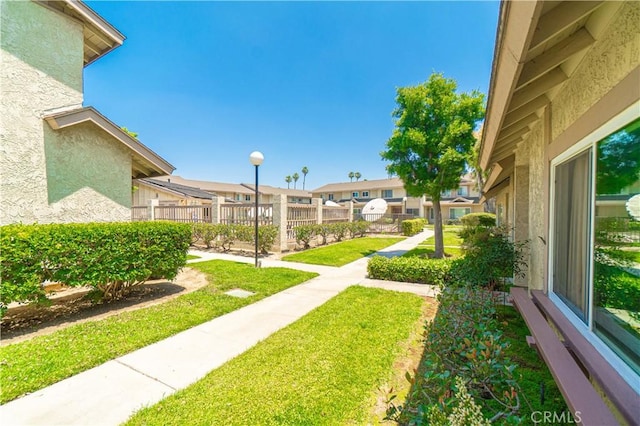 5950 Imperial Hwy Unit 48, South Gate, CA 90280 - view of grassy yard featuring a residential view
