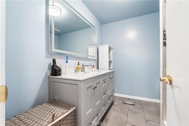5950 Imperial Hwy Unit 48, South Gate, CA 90280 - bathroom featuring vanity and baseboards