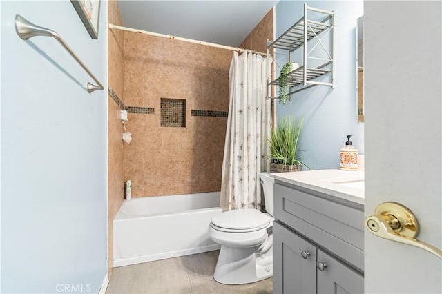 5950 Imperial Hwy Unit 48, South Gate, CA 90280 - bathroom featuring vanity, shower / bathtub combination with curtain, and toilet