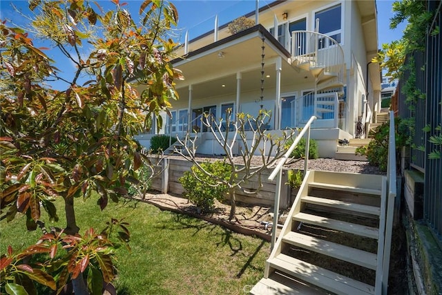 1155 Katella St, Laguna Beach, CA 92651 - exterior space featuring a balcony and a lawn