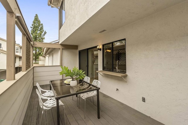 4535 Chateau Dr, San Diego, CA 92117 - view of wooden terrace