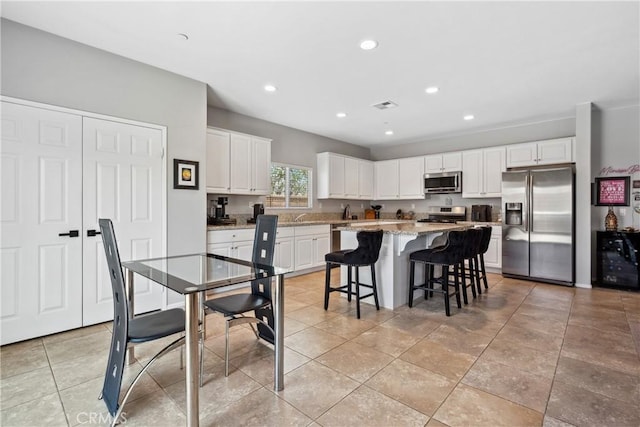 42667 Gazapo Ct, Indio, CA 92203 - dining area with recessed lighting