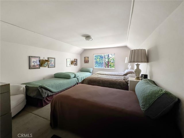 113 Fremont Rd, Lake Arrowhead, CA 92352 - bedroom with lofted ceiling