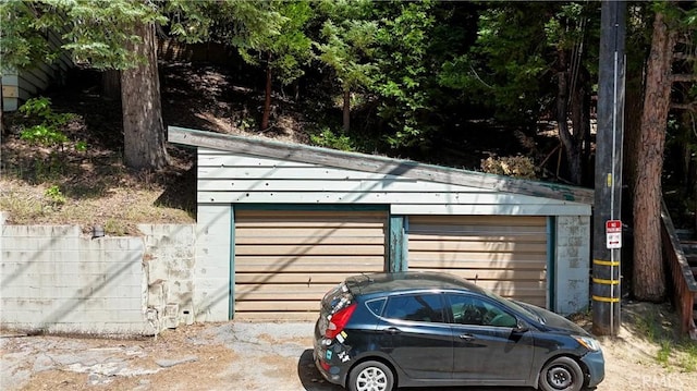 113 Fremont Rd, Lake Arrowhead, CA 92352 - view of detached garage