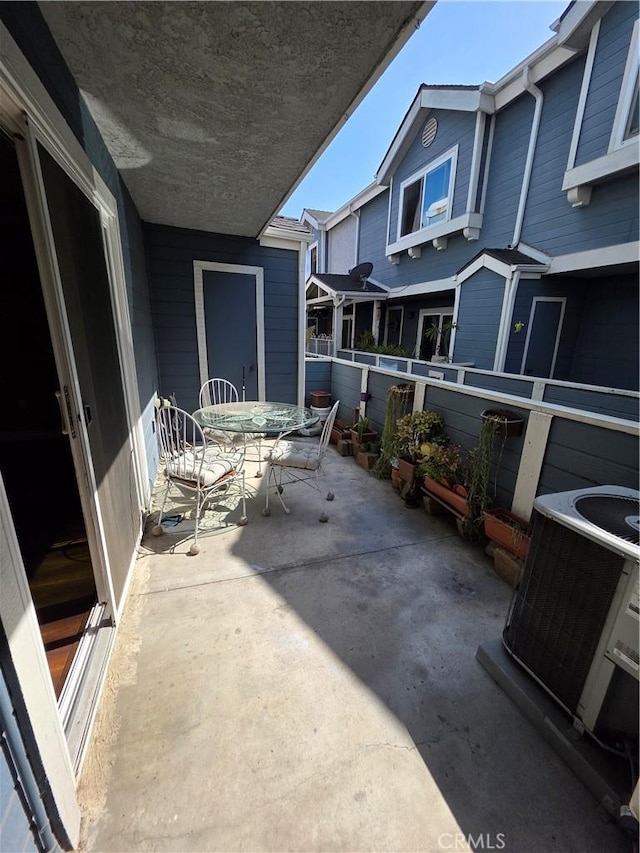21901 Moneta Ave Unit 21, Carson, CA 90745 - view of patio / terrace with outdoor dining area