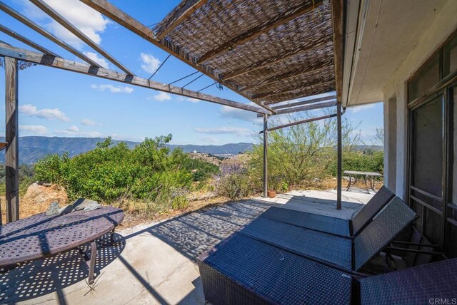 2620 Mar Vinga, Fallbrook, CA 92028 - view of patio / terrace with a pergola and a mountain view