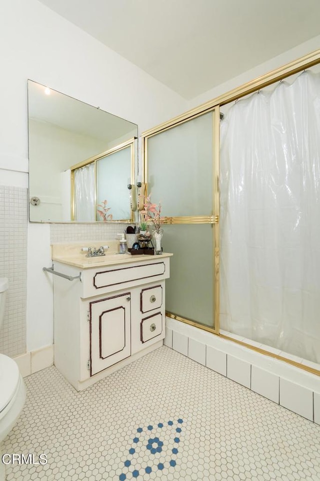 3247 La Clede Ave, Los Angeles, CA 90039 - bathroom with toilet, tile patterned flooring, vanity, and a shower with curtain