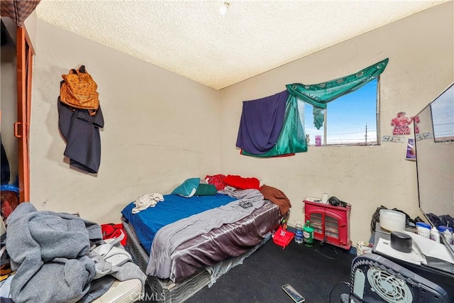 333 W D St, Wilmington, CA 90744 - bedroom featuring a textured ceiling
