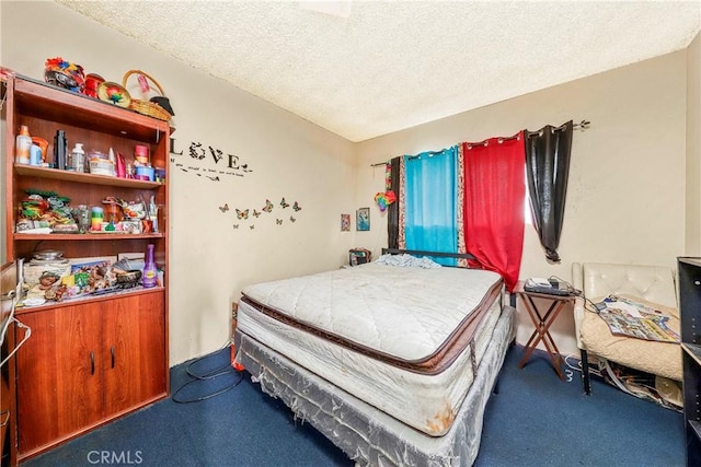 333 W D St, Wilmington, CA 90744 - bedroom featuring a textured ceiling and carpet